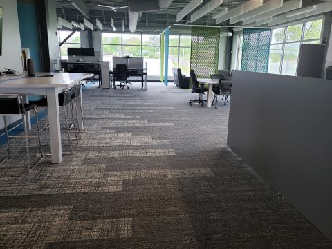 Image depicting the Service Carpet Tile 